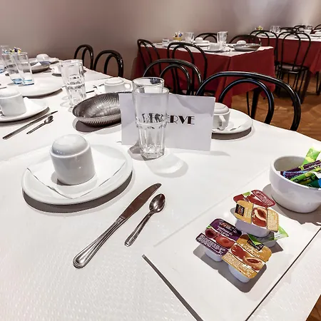 Casa Moho - ז'ואן-לה-פינס